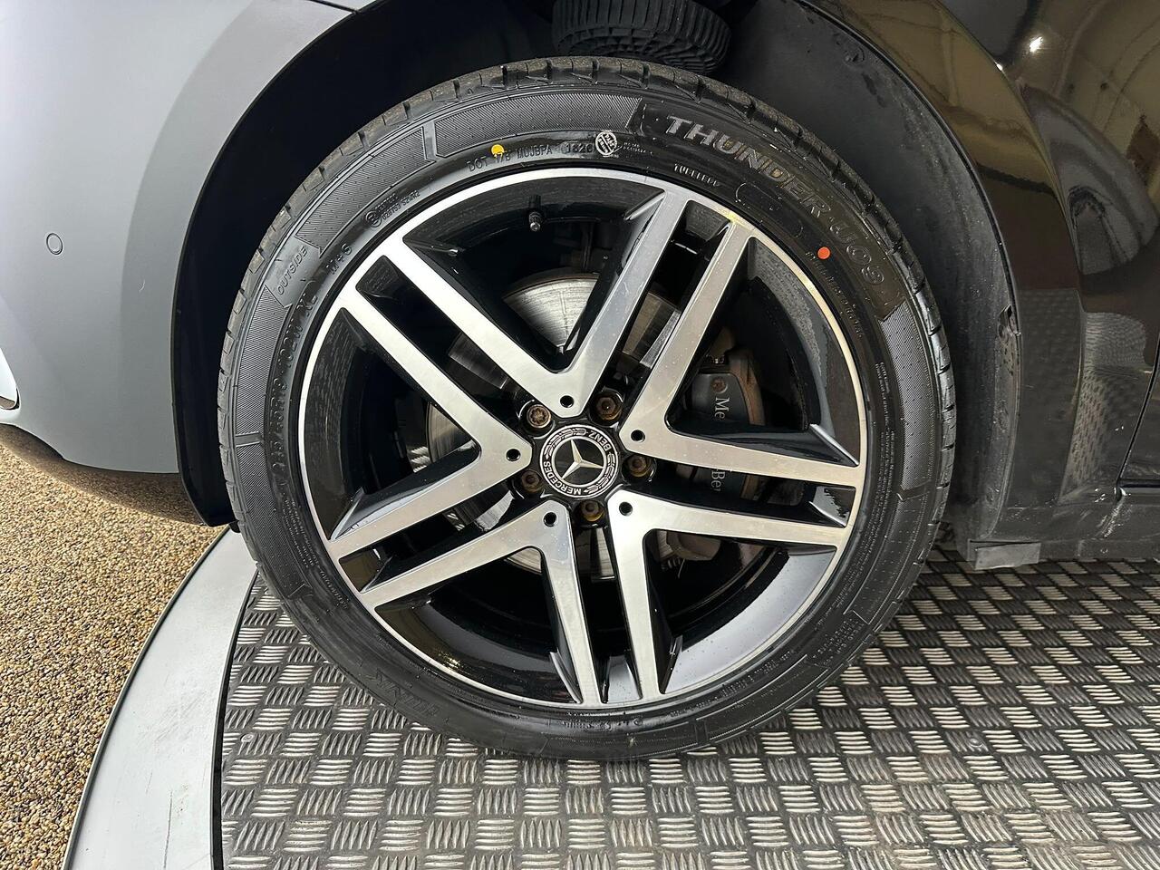 Mercedes-Benz V Class WA72UGG