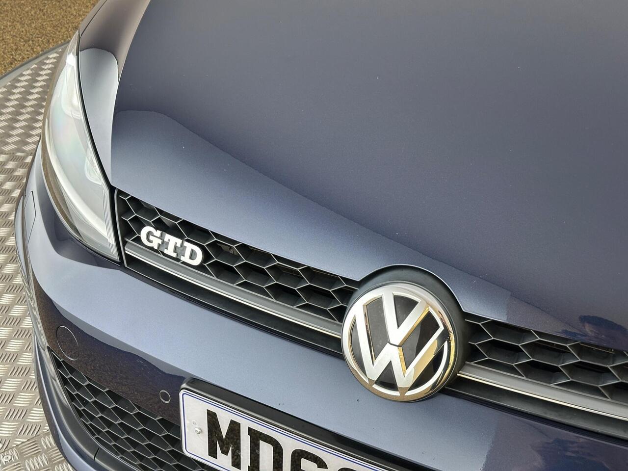 Volkswagen Golf MD66AXF