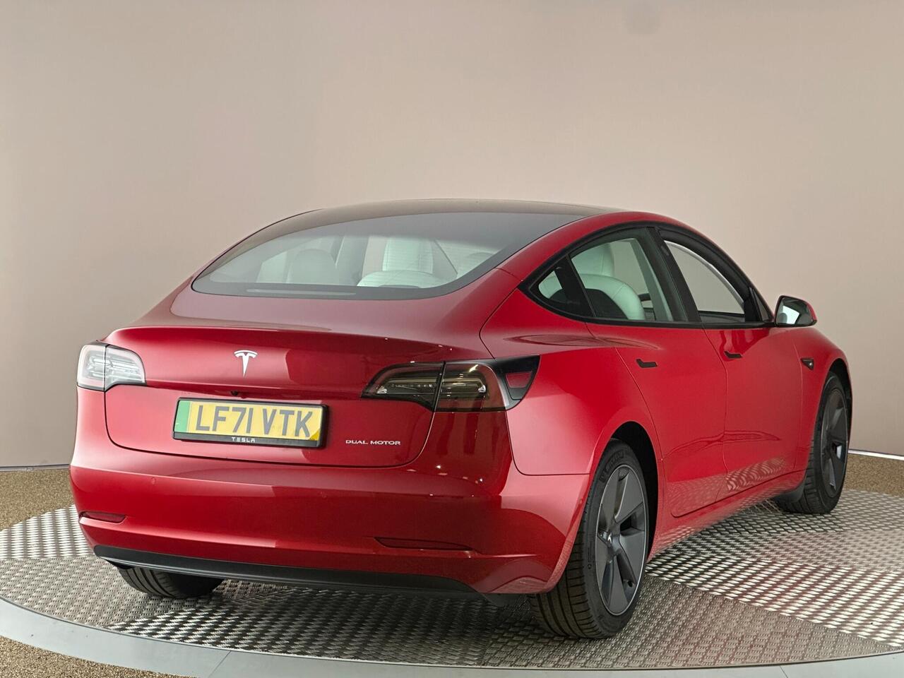 Tesla Model 3 LF71VTK