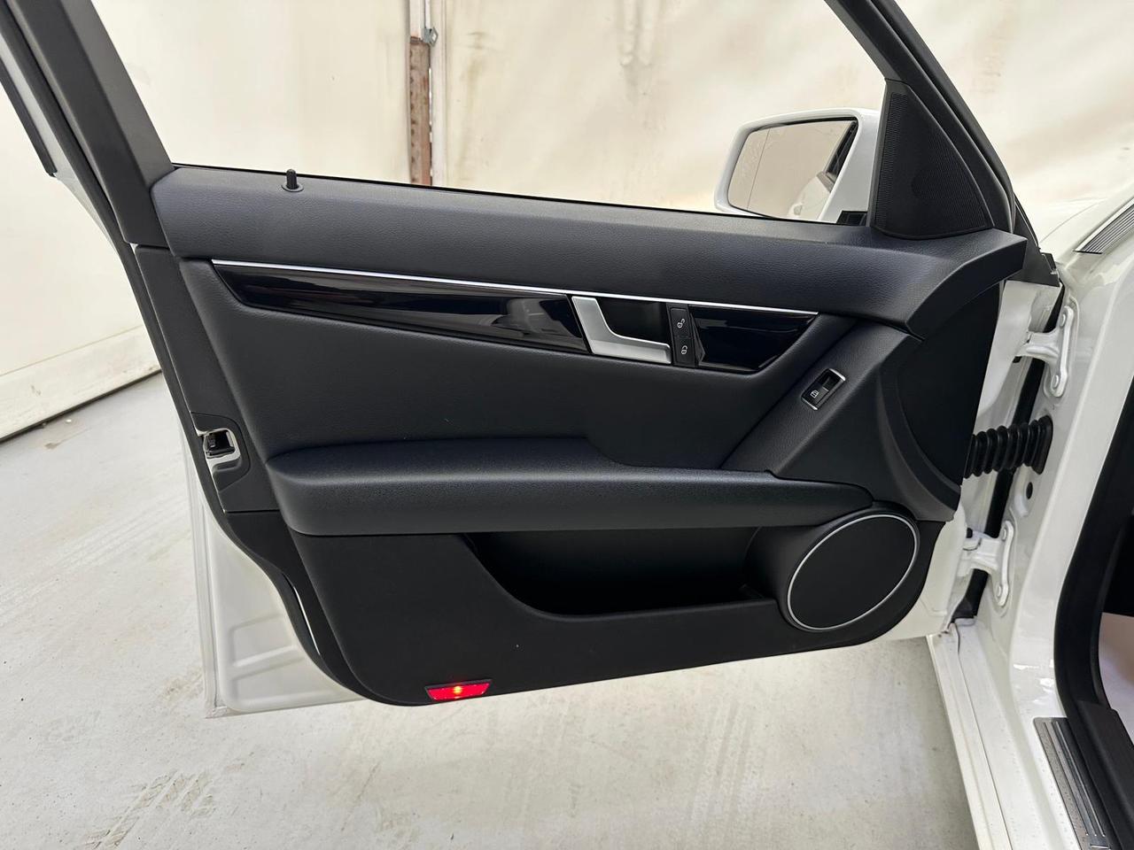 Mercedes-Benz C Class OY14GVO