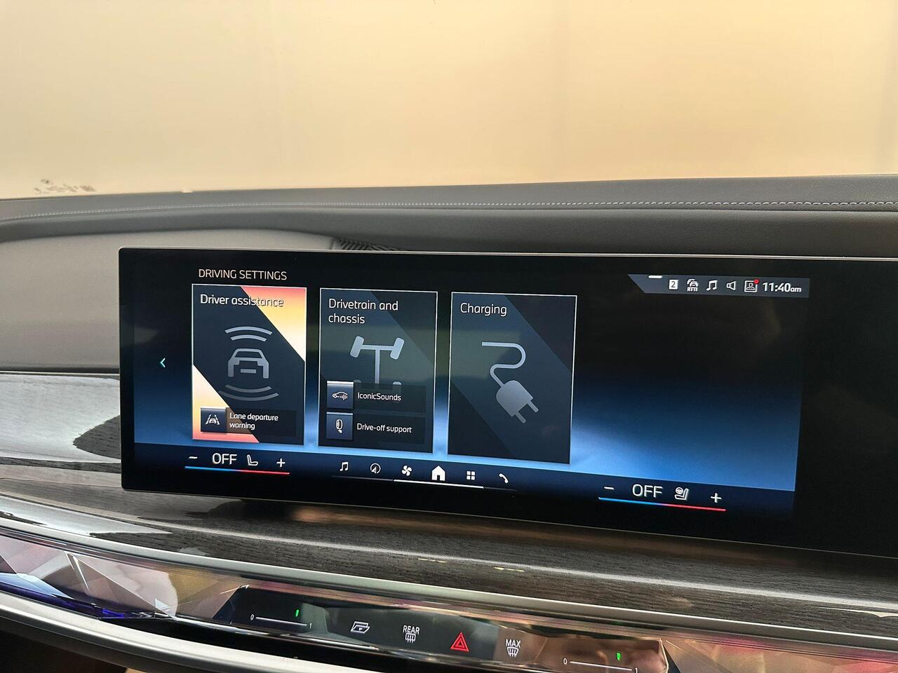 BMW i7 YF73FKE