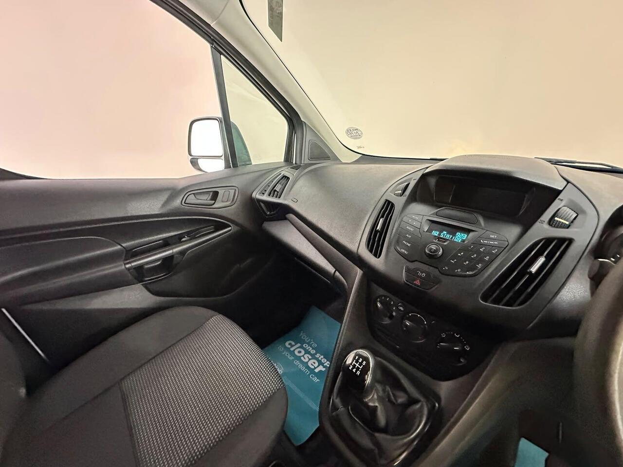 Ford Transit Connect YJ18YCY