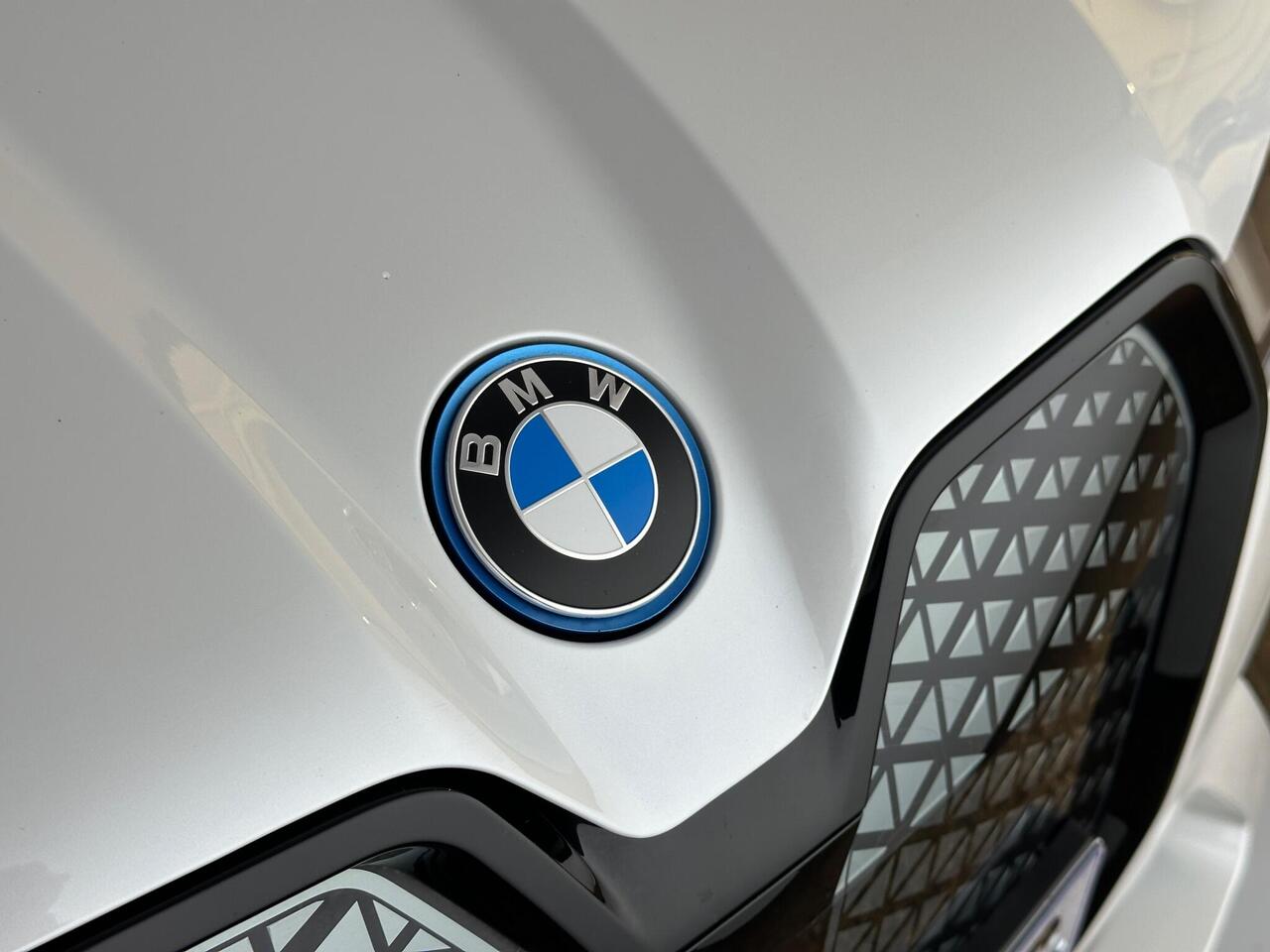 BMW iX SH71DHC