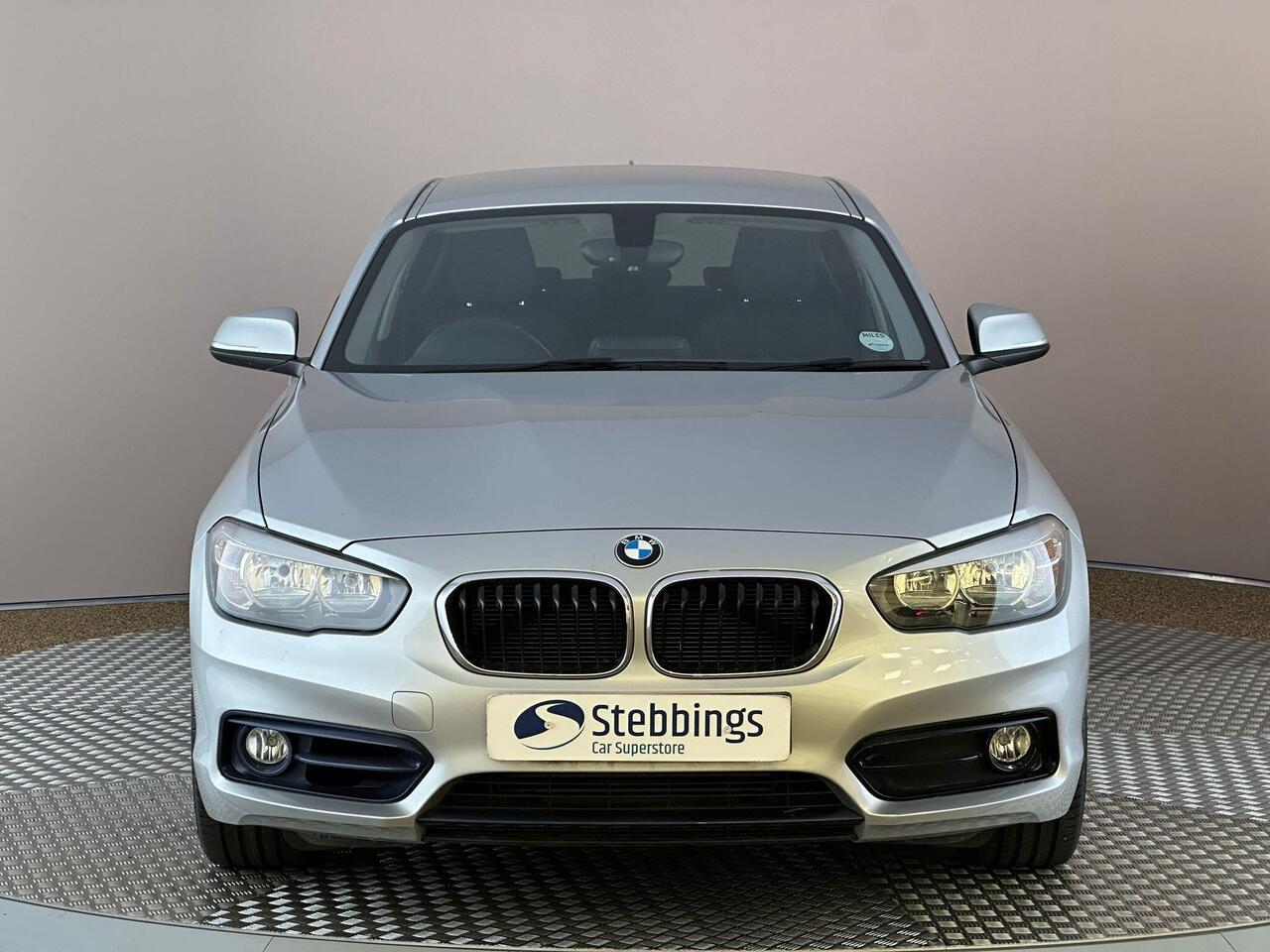 BMW 1 Series RY19NVN