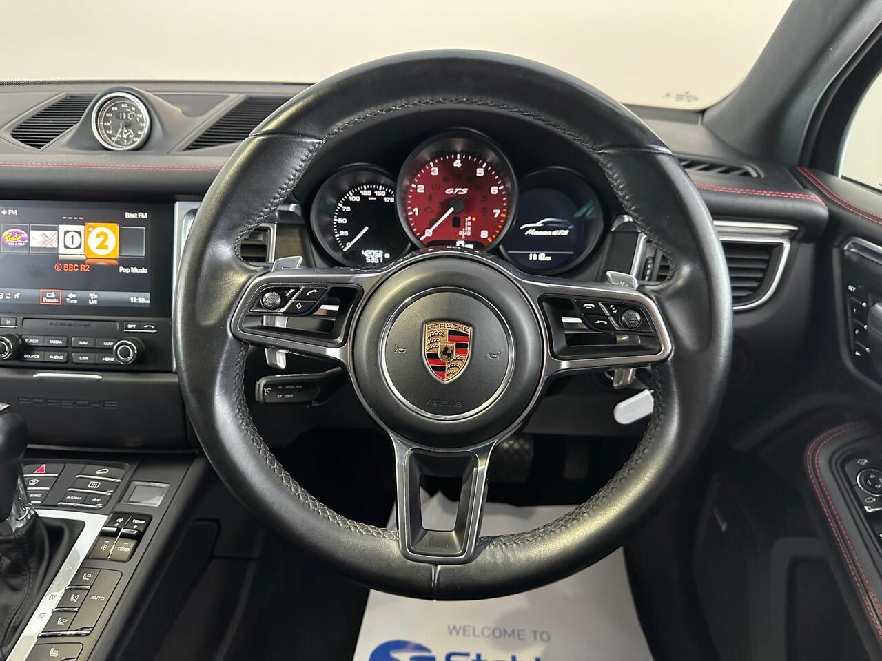 Porsche Macan AE18WBL