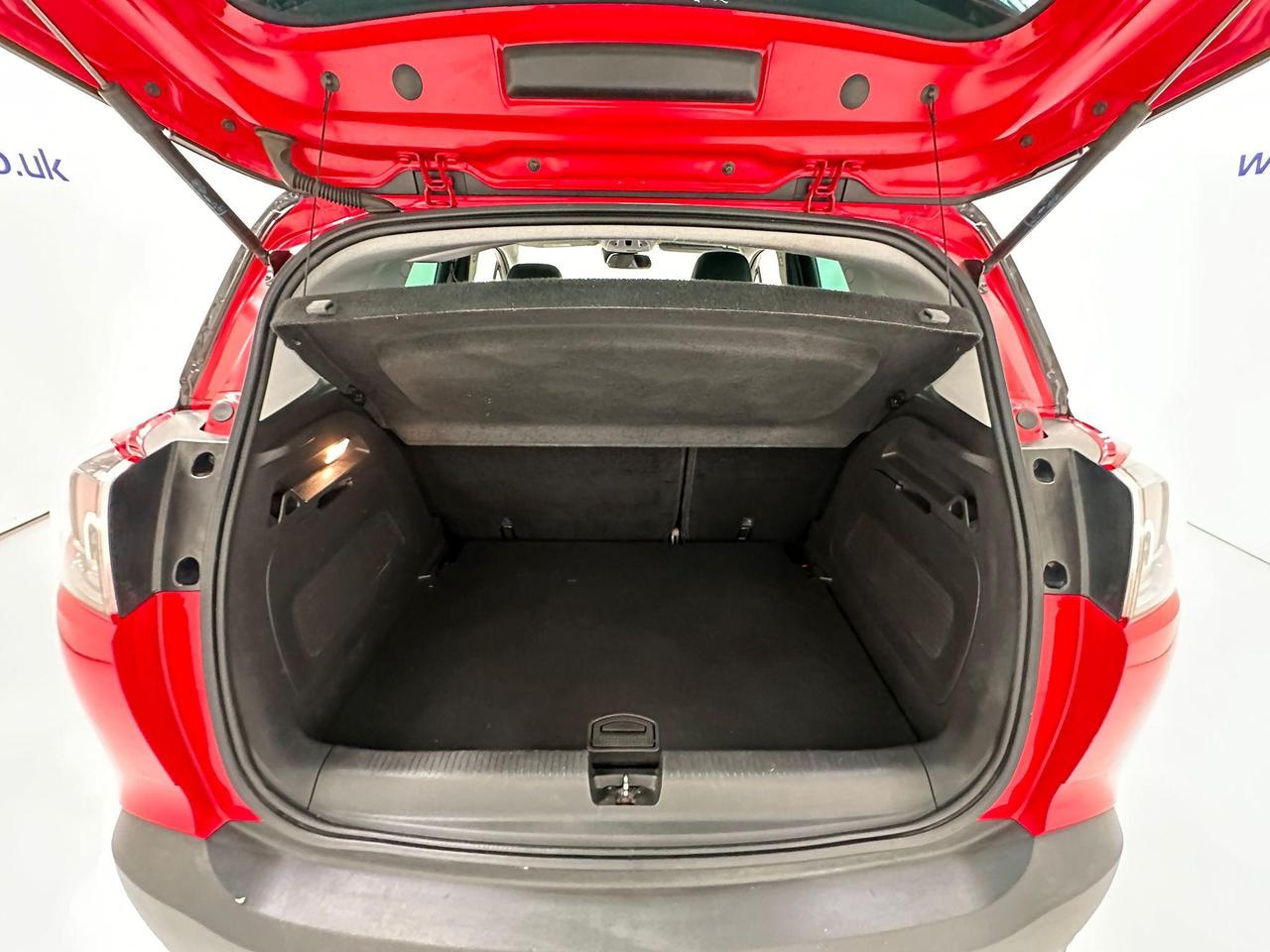 Vauxhall Crossland X AU69DFD