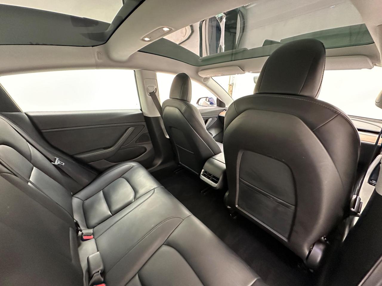 Tesla Model 3 AK20CWM