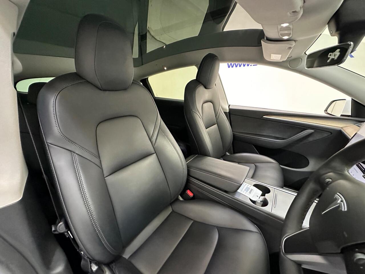 Tesla Model Y MW22ZYE