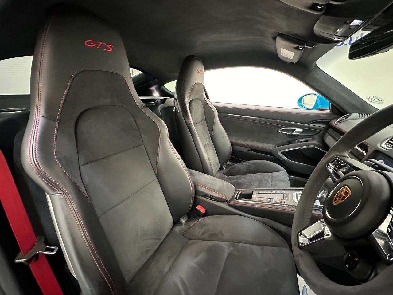 Porsche 718 Cayman AF19HFM