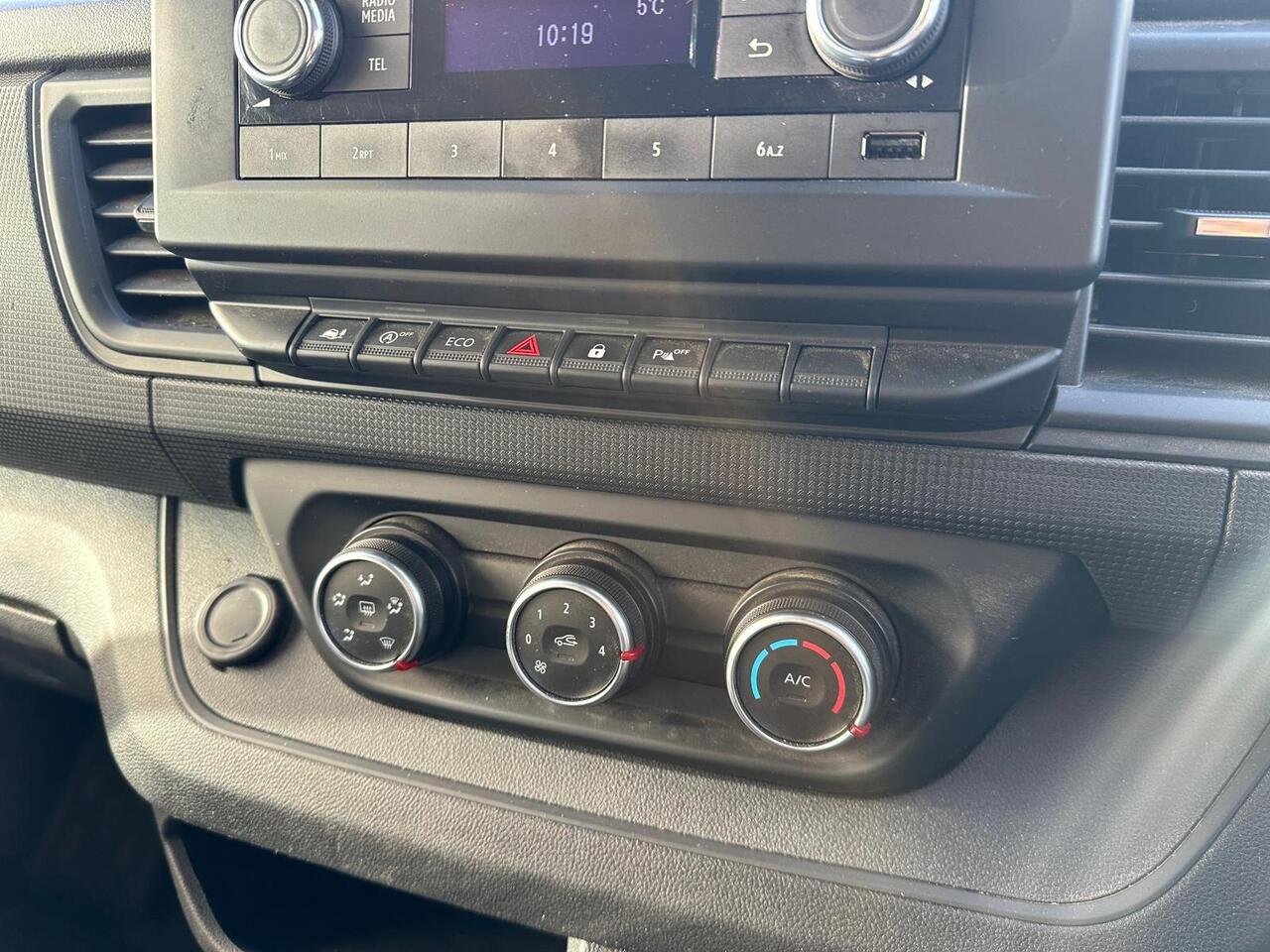 Nissan Primastar SL72YOM