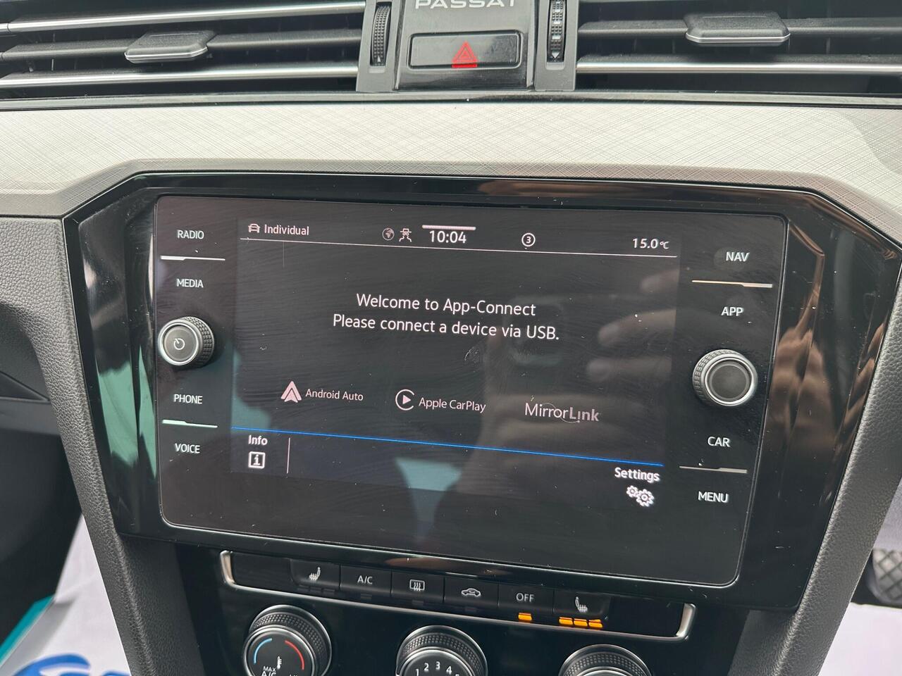 Volkswagen Passat YE70PYB