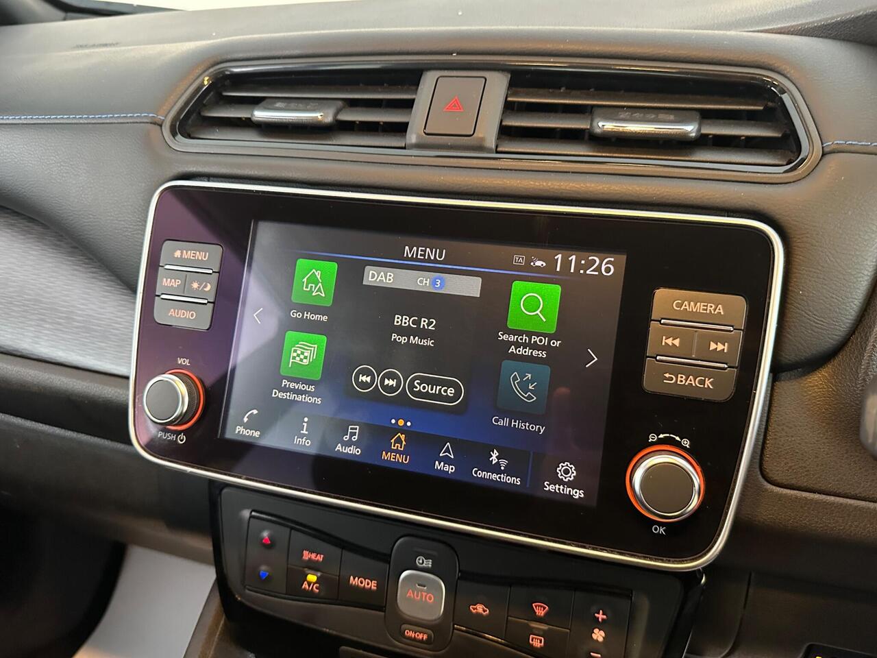 Nissan Leaf ST69WUU