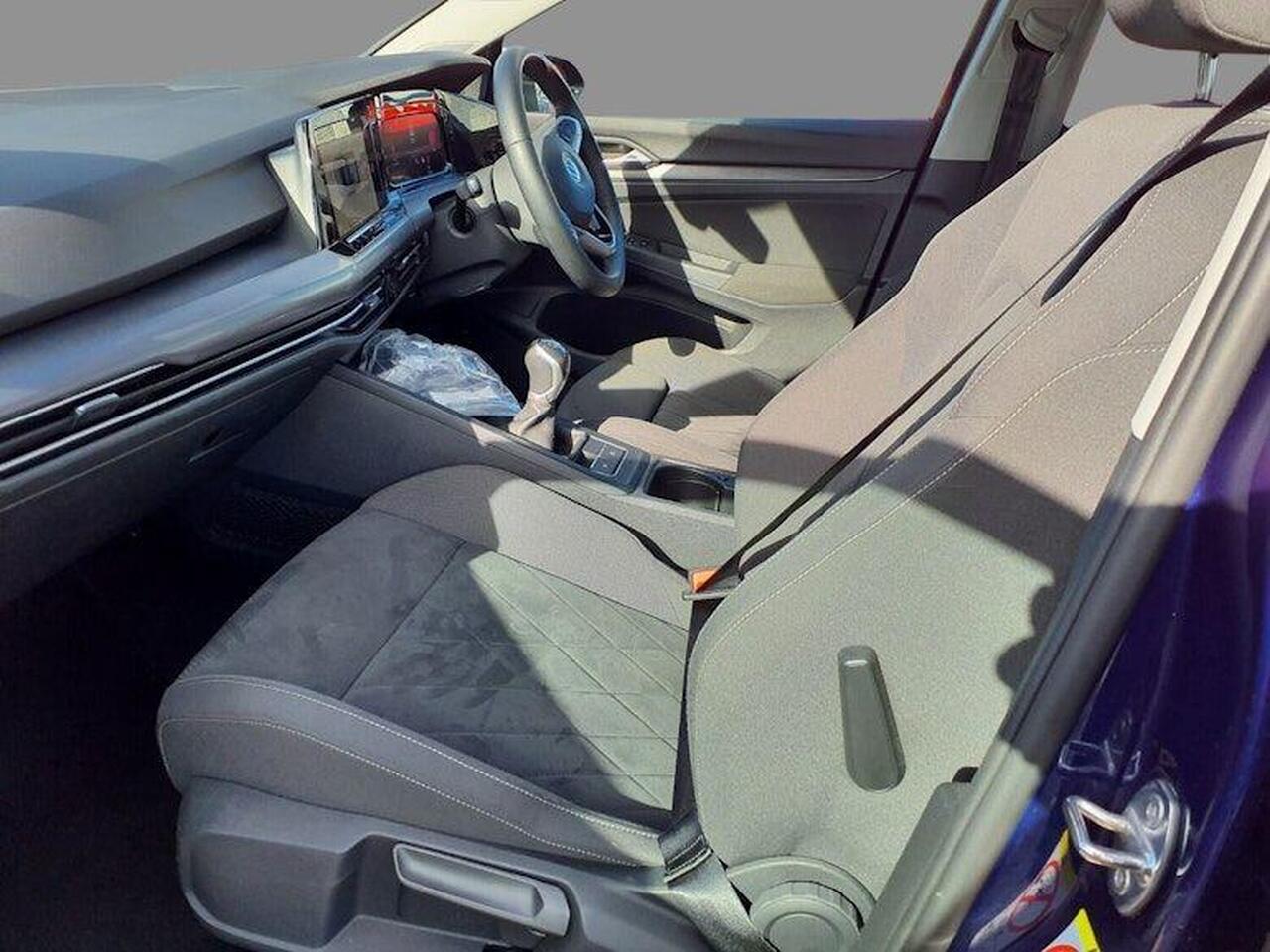 Volkswagen Golf VE22WDV