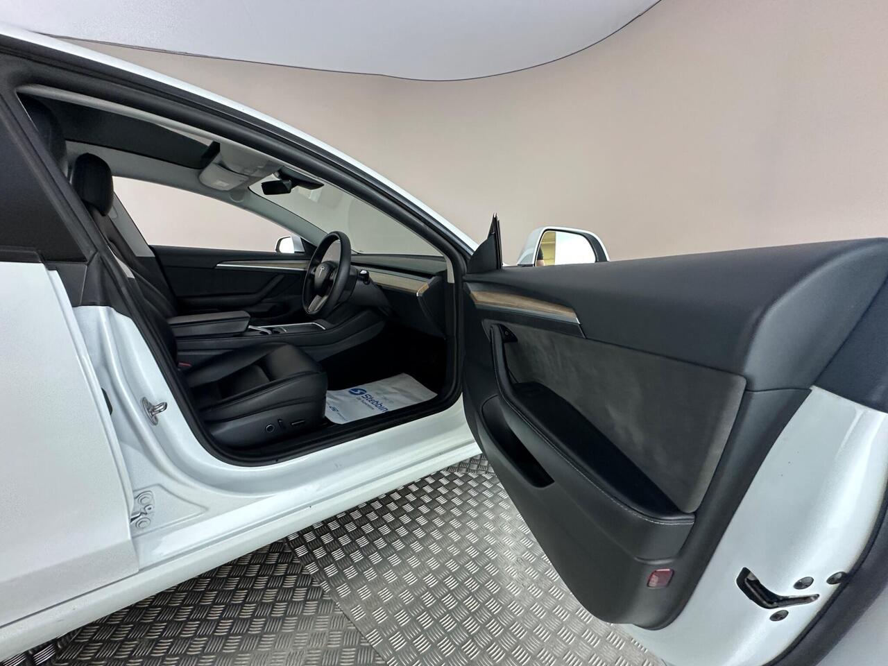 Tesla Model 3 AF72VKR