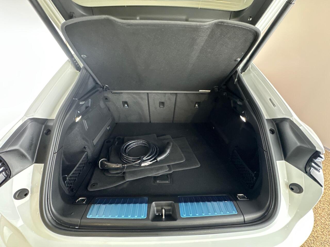 Porsche Macan FD74LXY