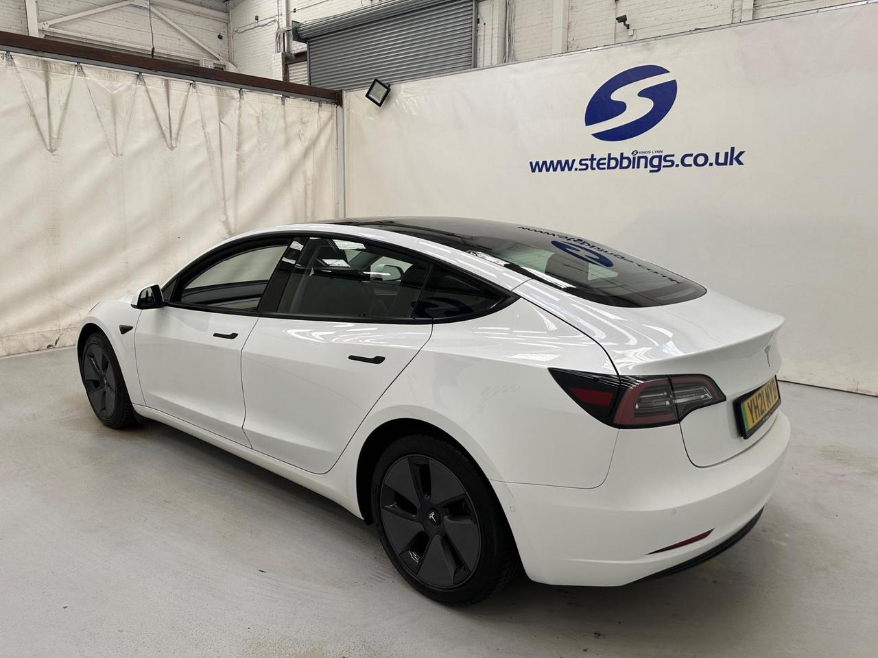 Tesla Model 3 YH21MYD