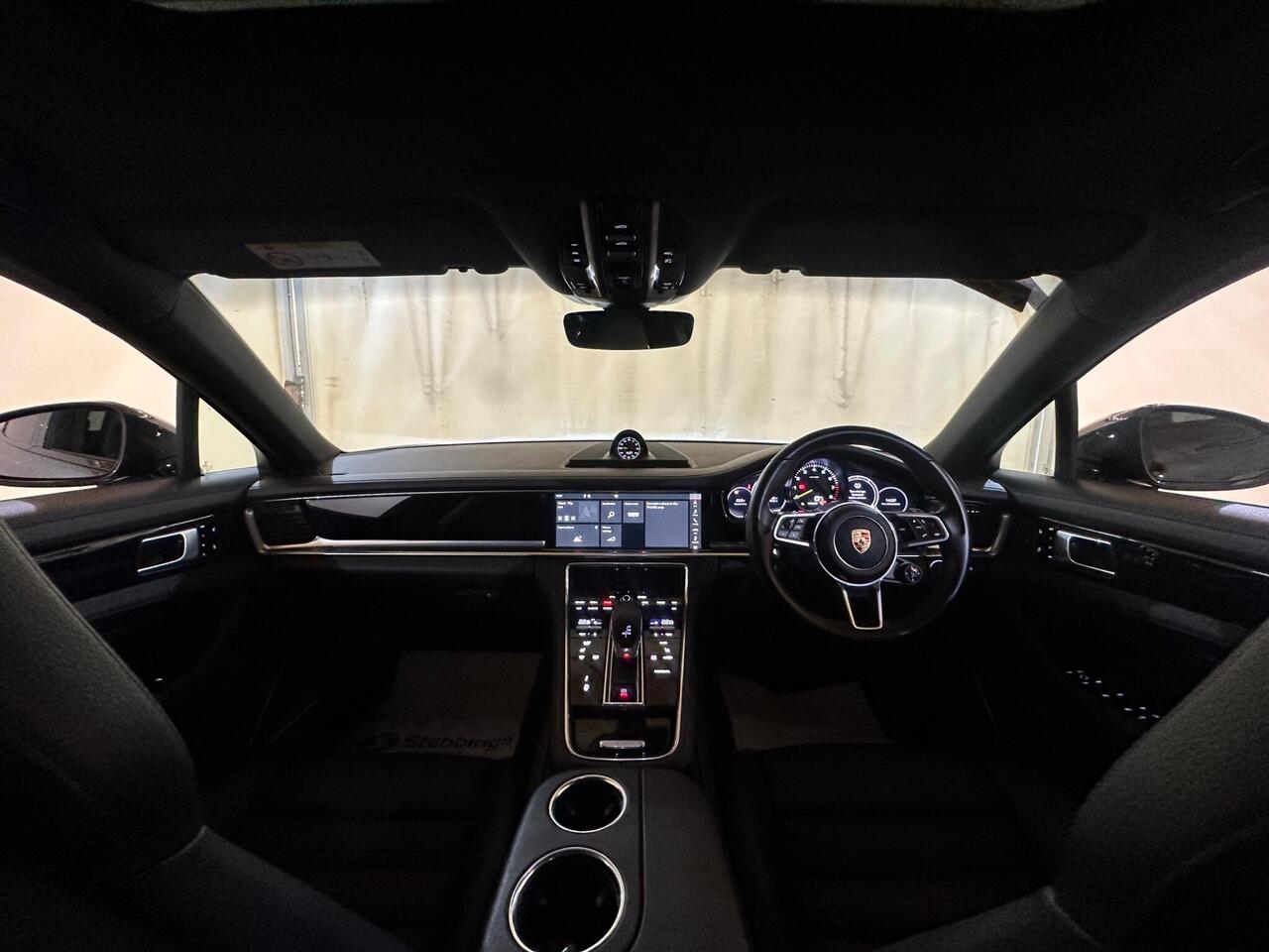 Porsche Panamera VU67KYG