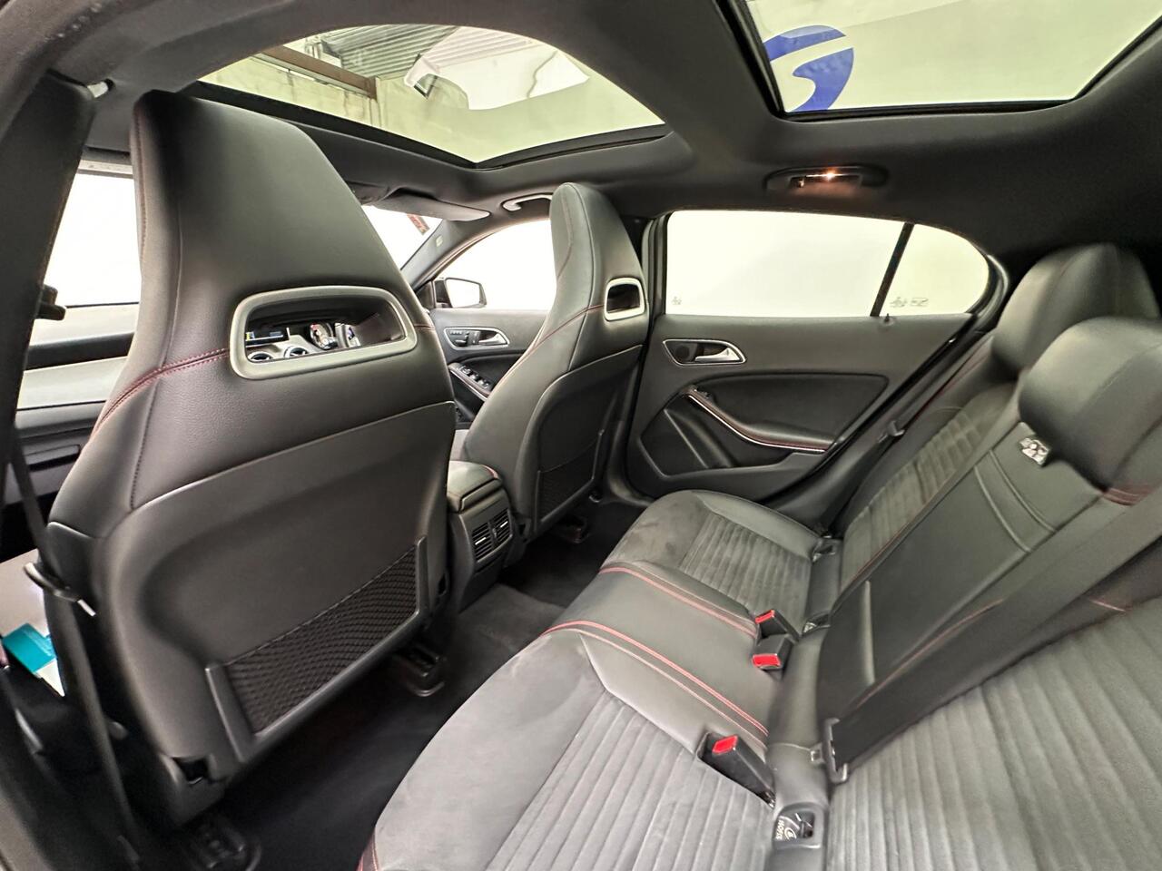 Mercedes-Benz GLA EY15HRN