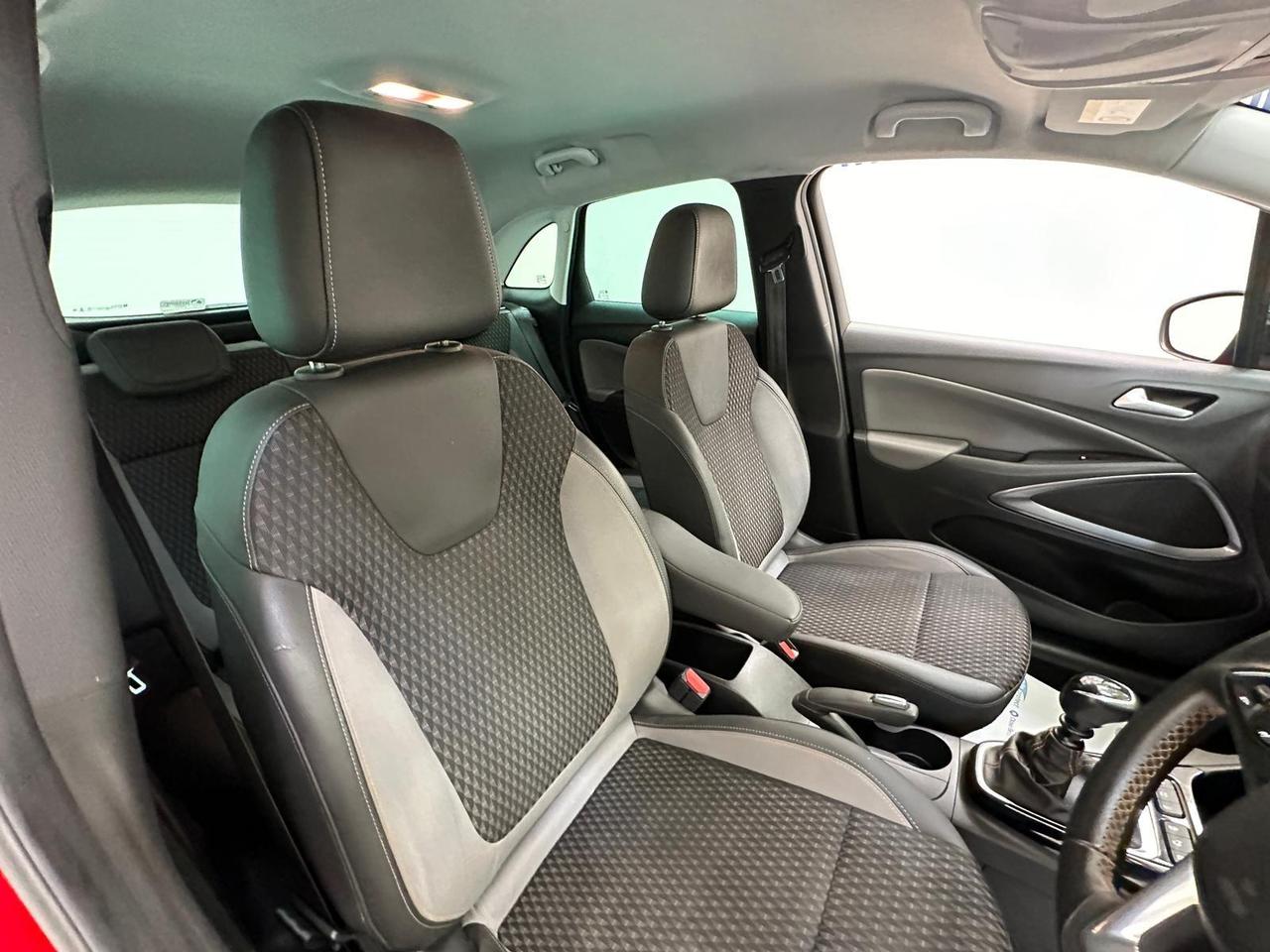 Vauxhall Crossland X AU69DFD