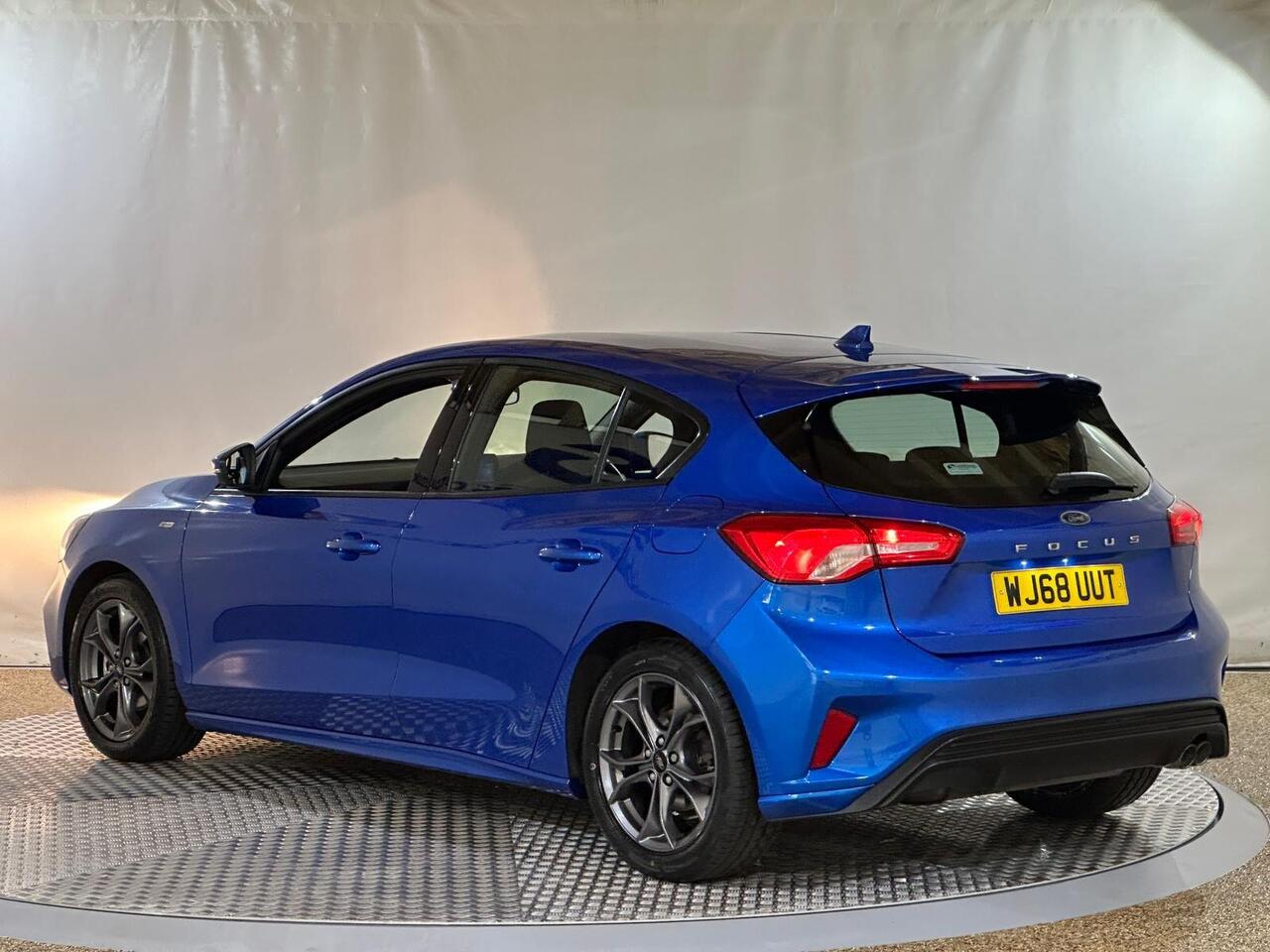 Ford Focus WJ68UUT
