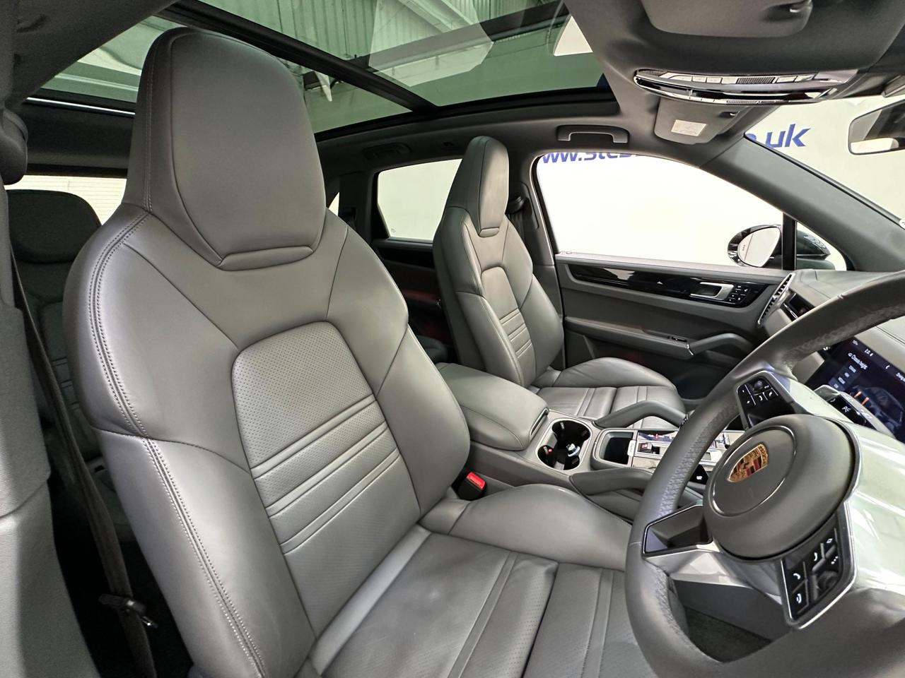 Porsche Cayenne AK18UXX