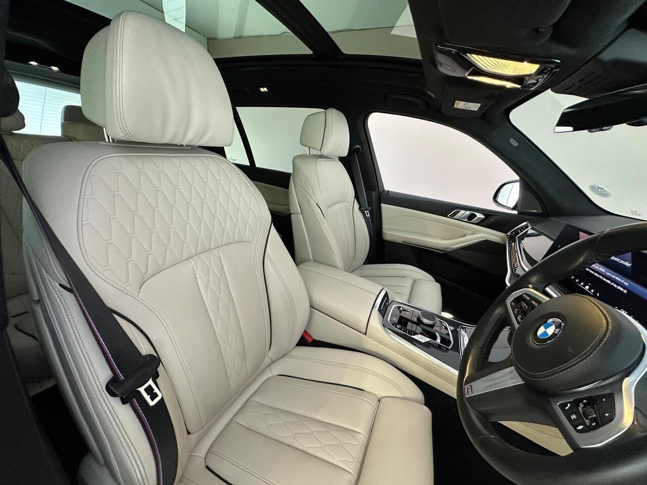 BMW X7 PJ24OUP