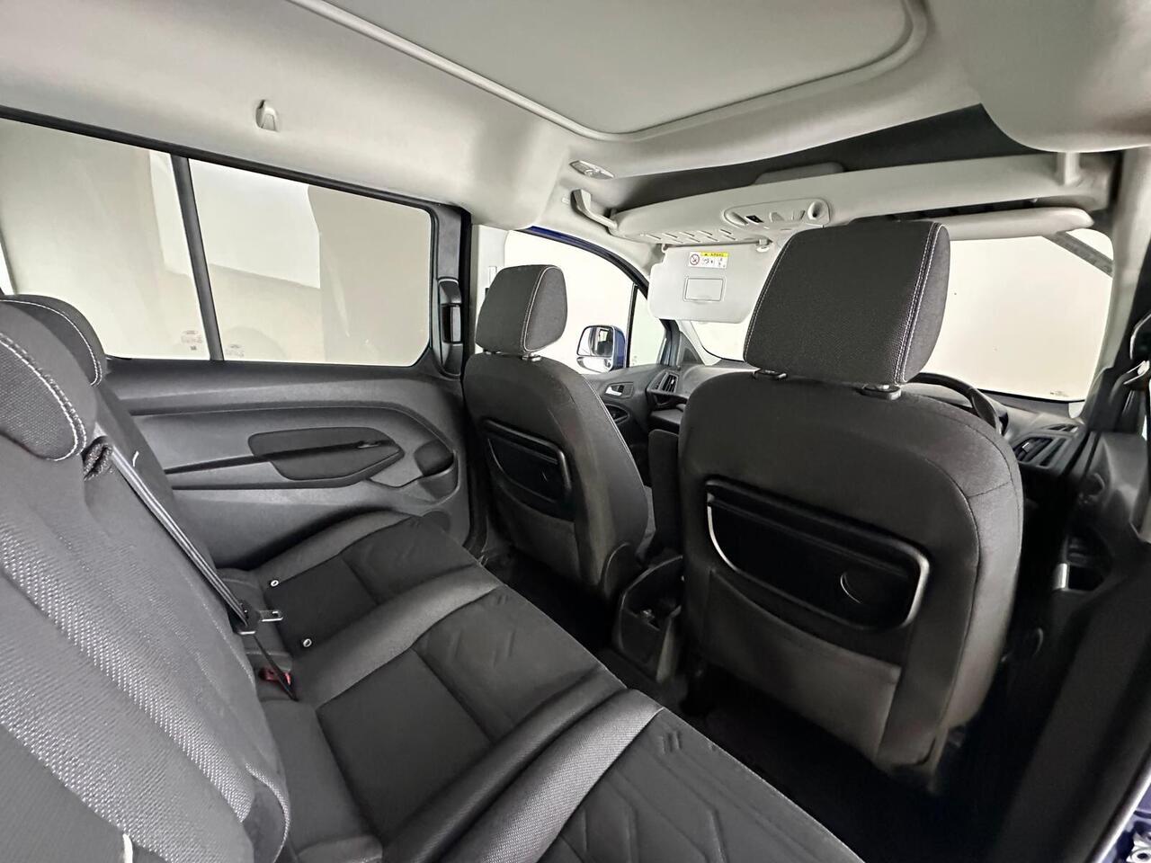 Ford Grand Tourneo Connect PF66OHX