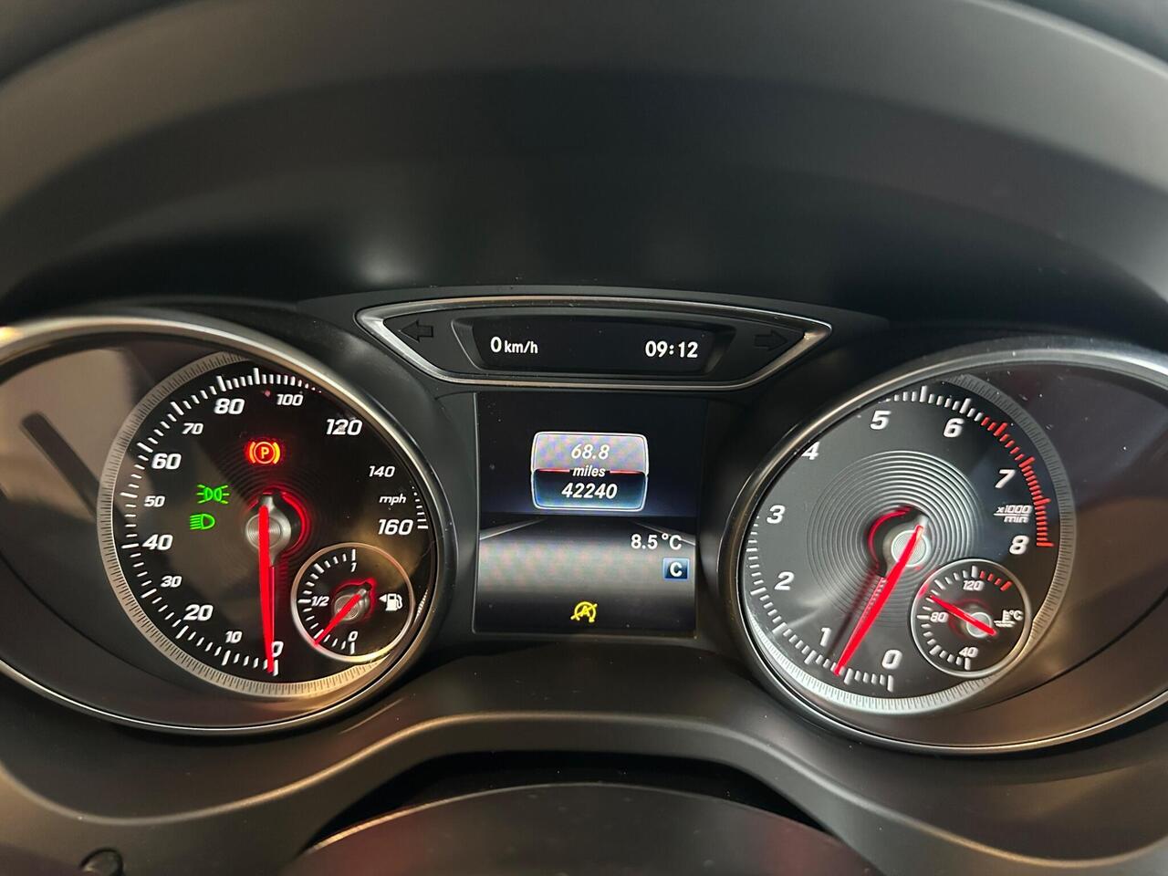 Mercedes-Benz GLA SR68KBZ