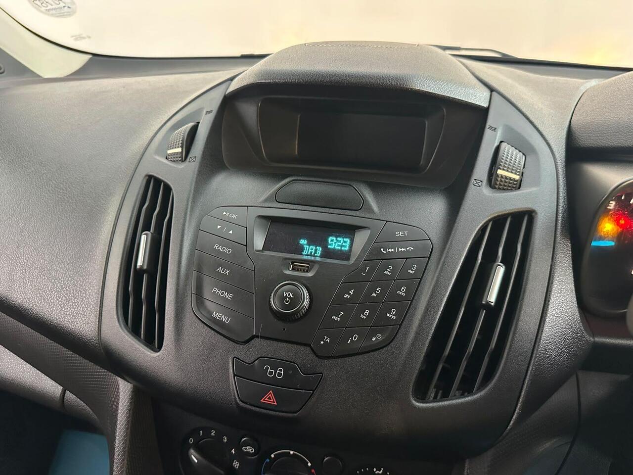Ford Transit Connect YJ18YCY