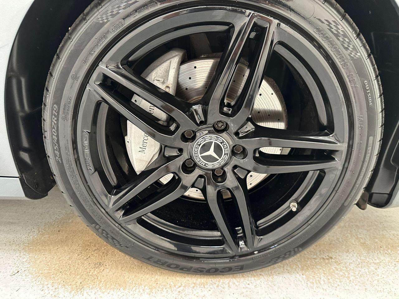 Mercedes-Benz E Class LO17YWC