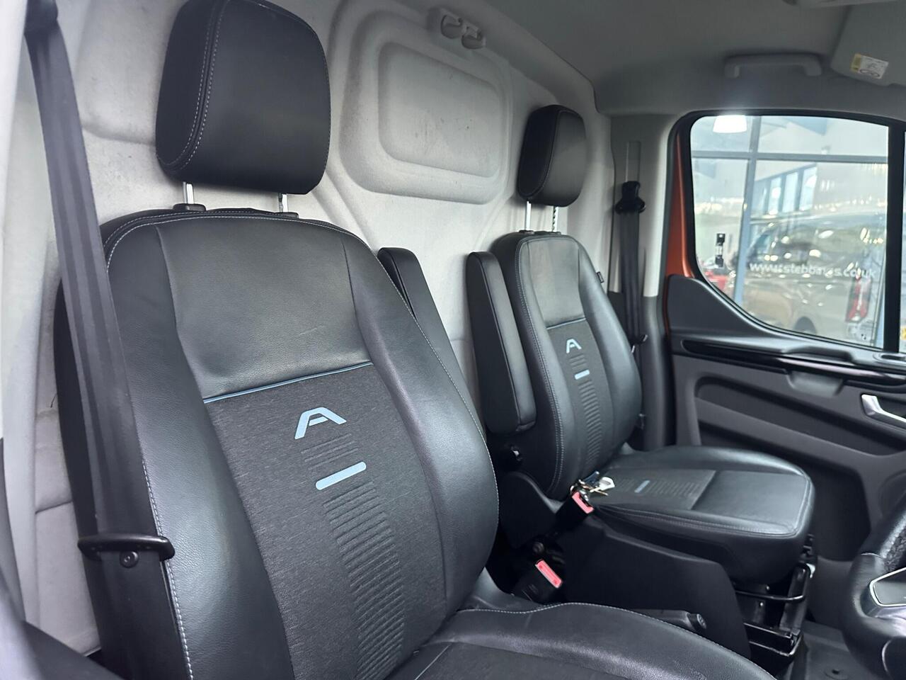 Ford Transit Custom AJ21DMU