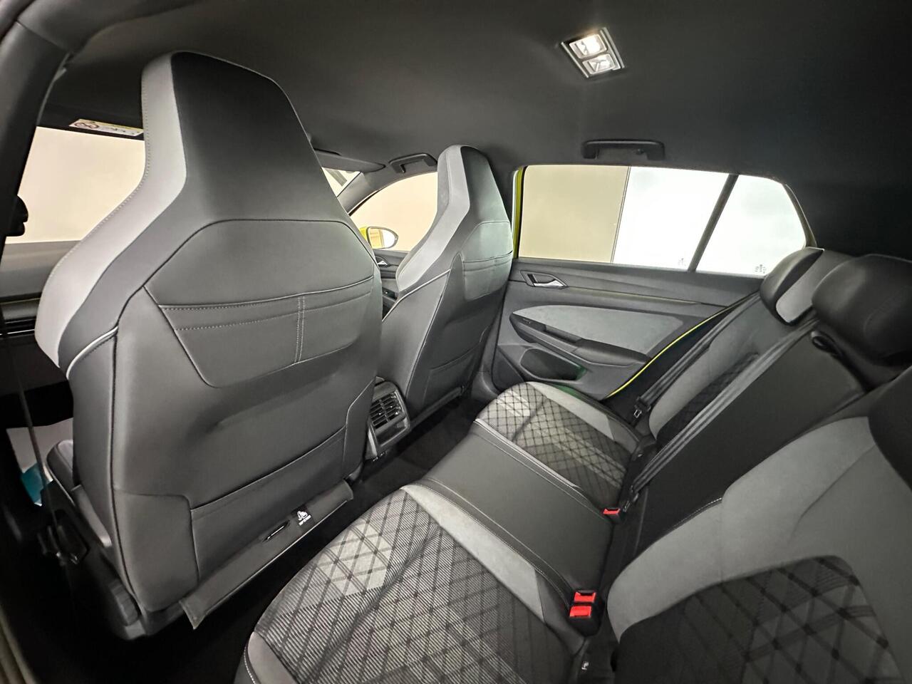 Volkswagen Golf EX71HKW