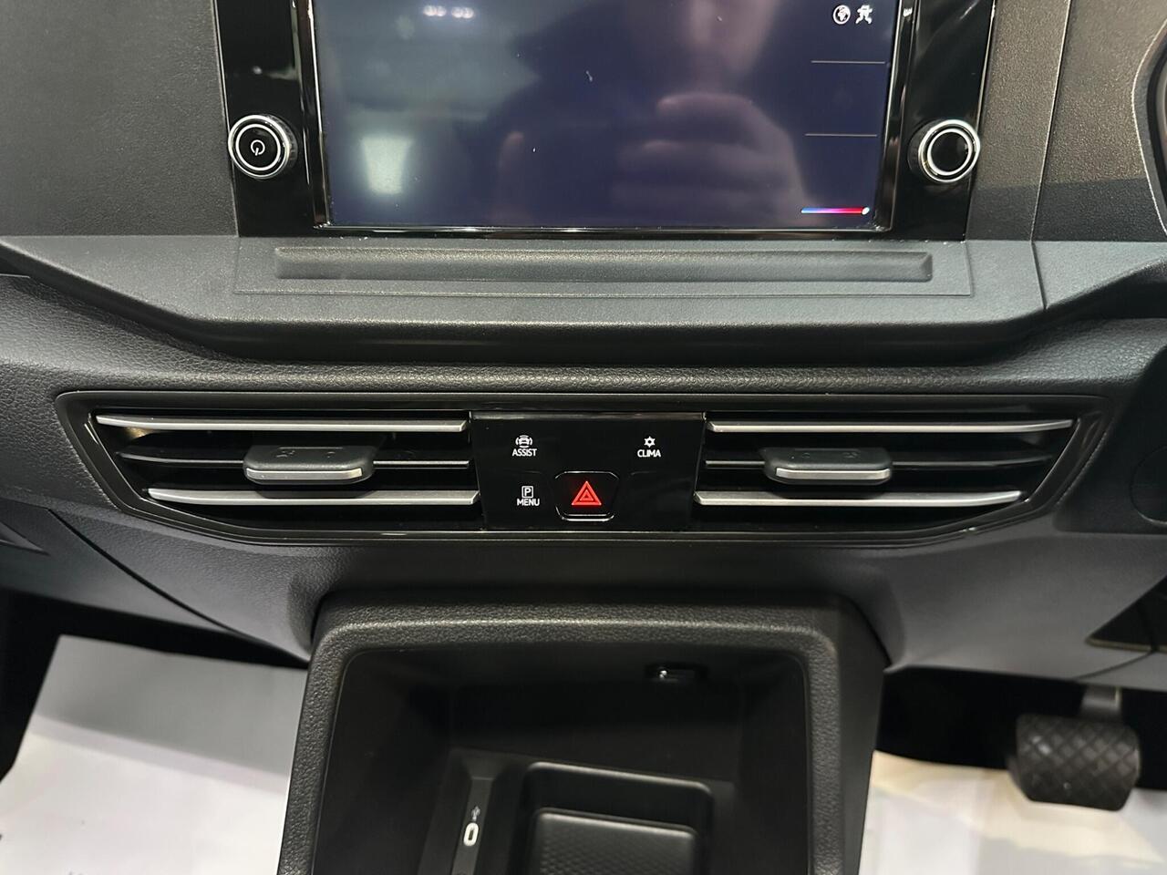 Volkswagen Caddy Maxi AE71YGC