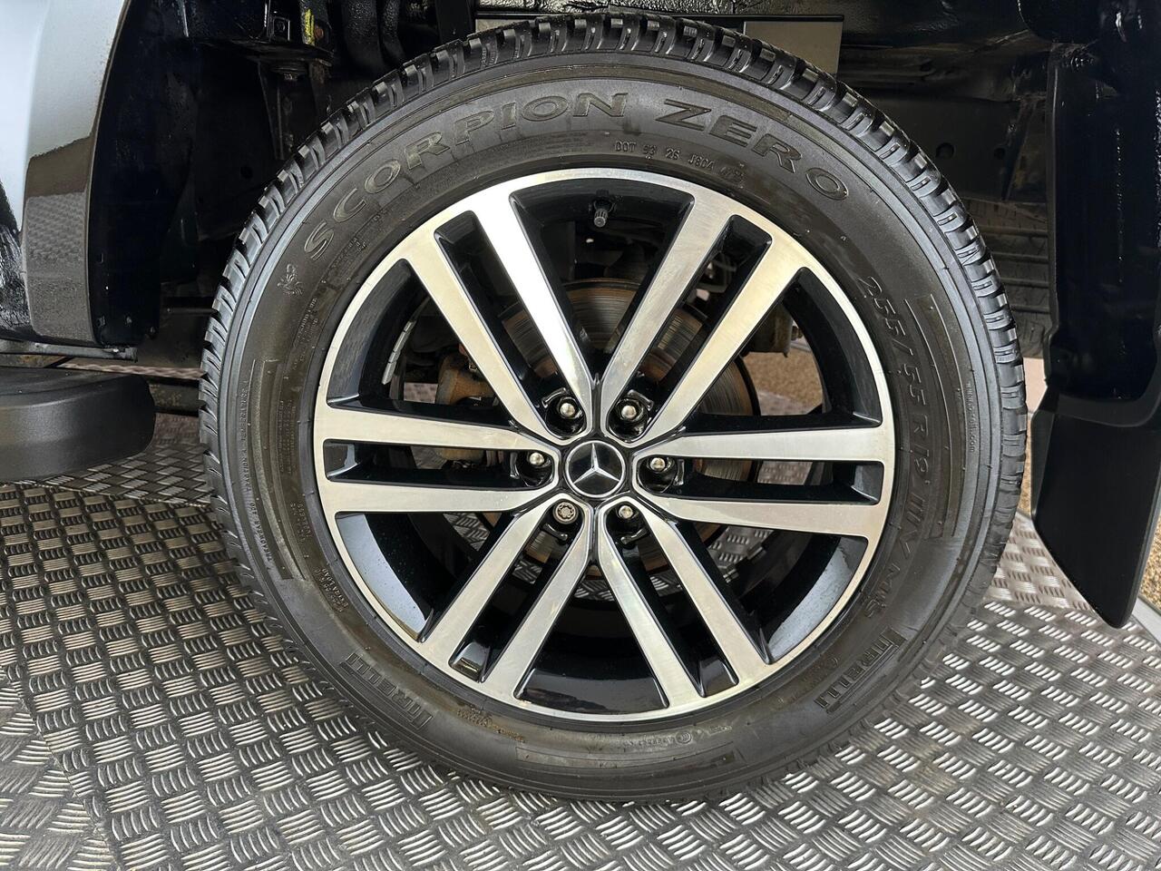 Mercedes-Benz X Class EJ20XJB