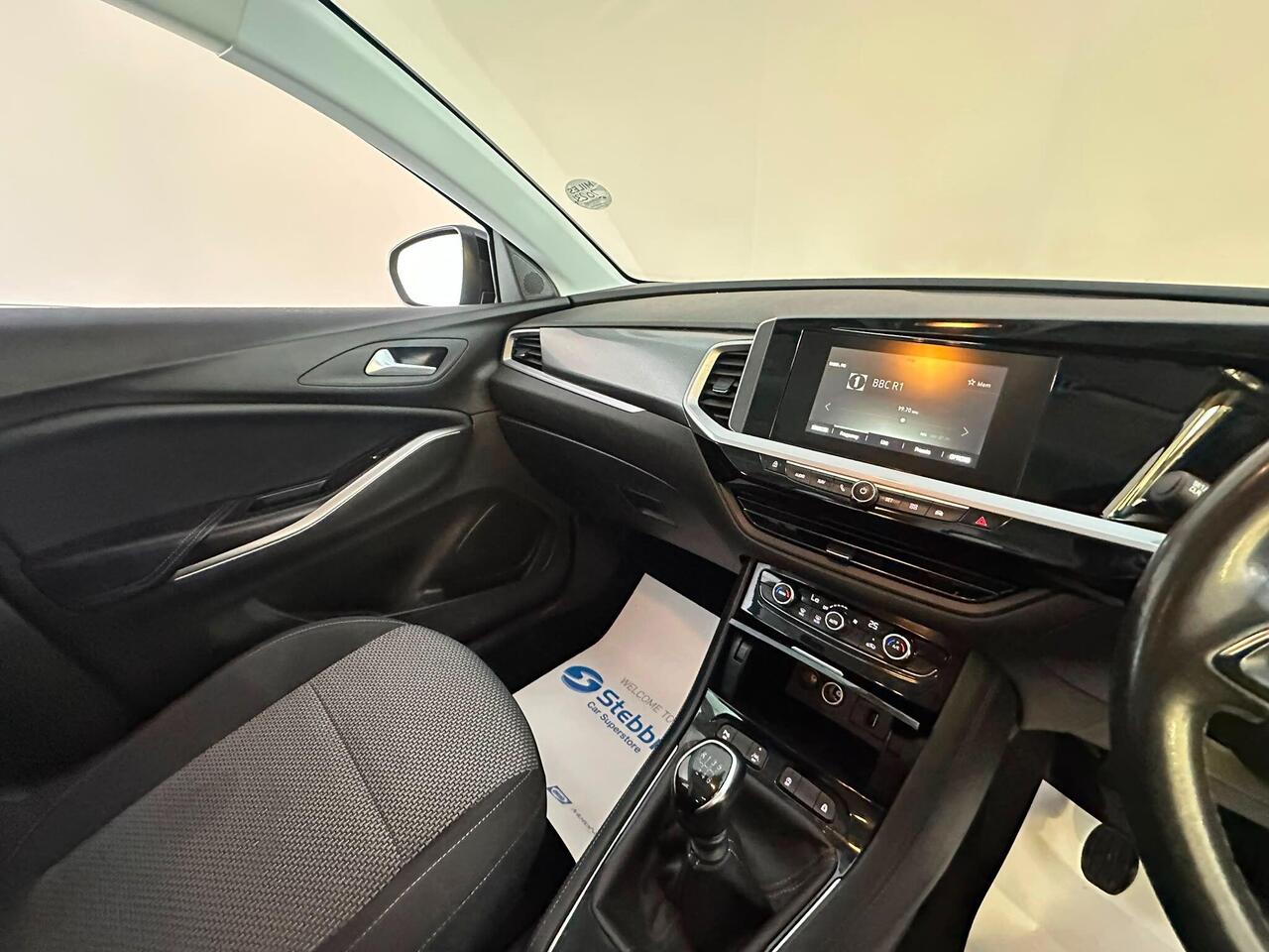 Vauxhall Grandland HG22DXJ