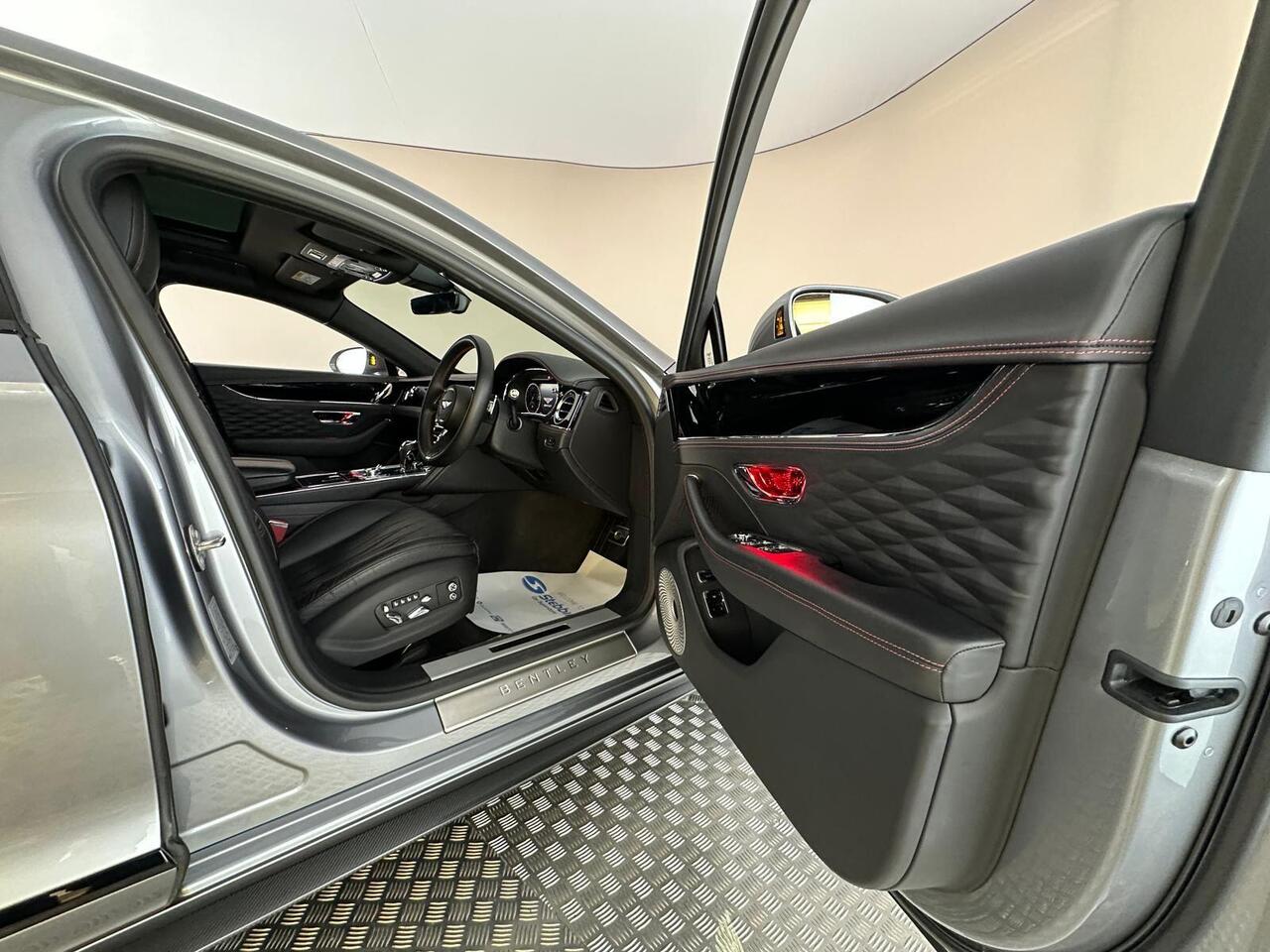 Bentley Flying Spur SN71VZD