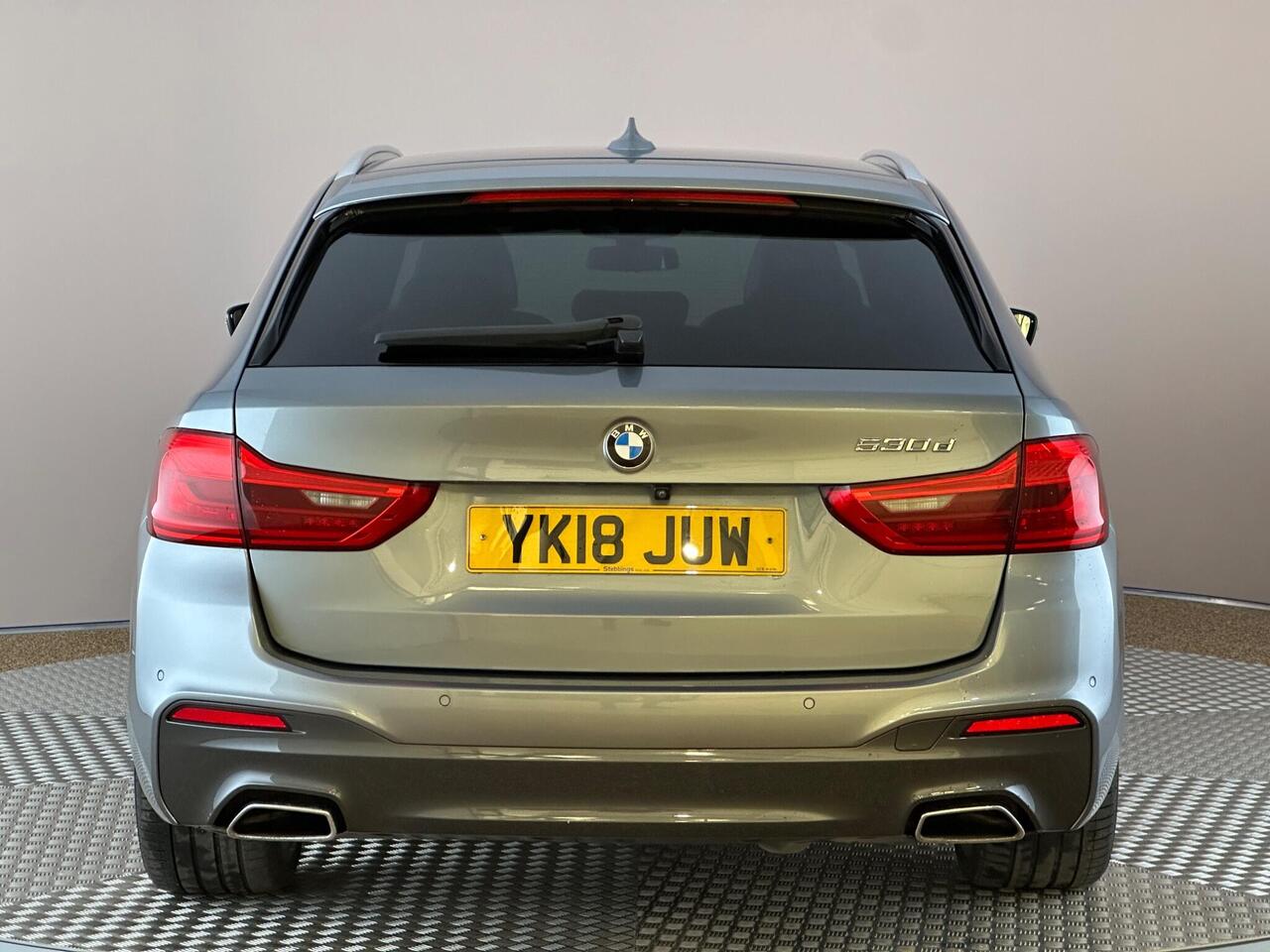 BMW 5 Series YK18JUW