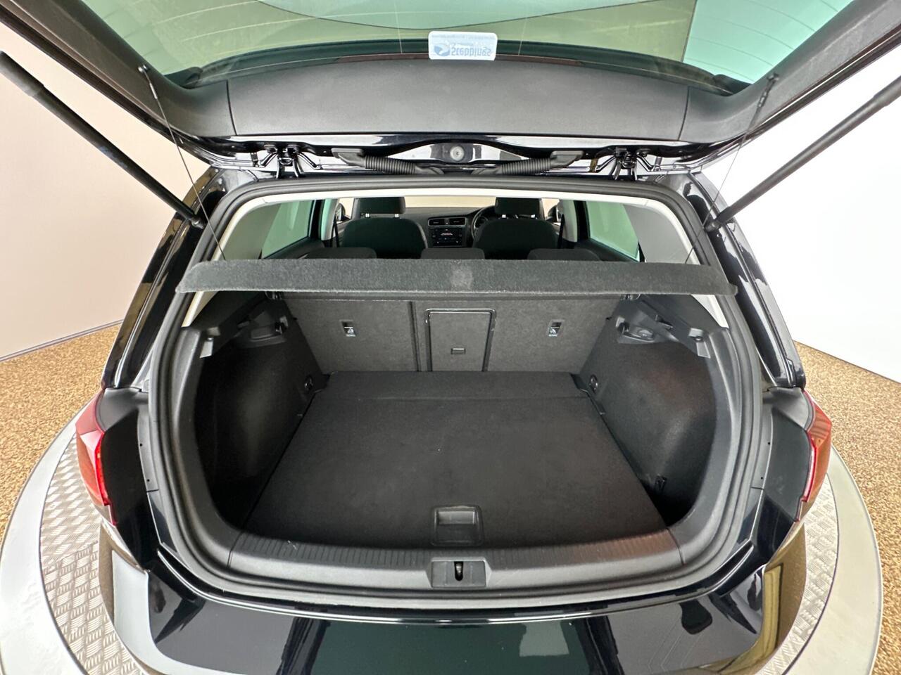 Volkswagen e-Golf SH19YMK