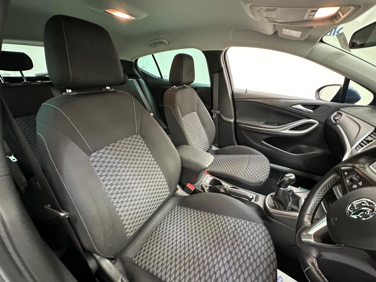 Vauxhall Astra VU20ZNC