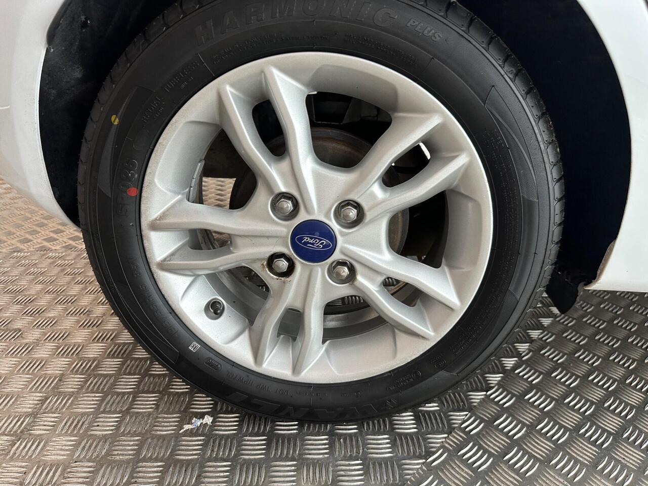Ford Fiesta DX64JFU