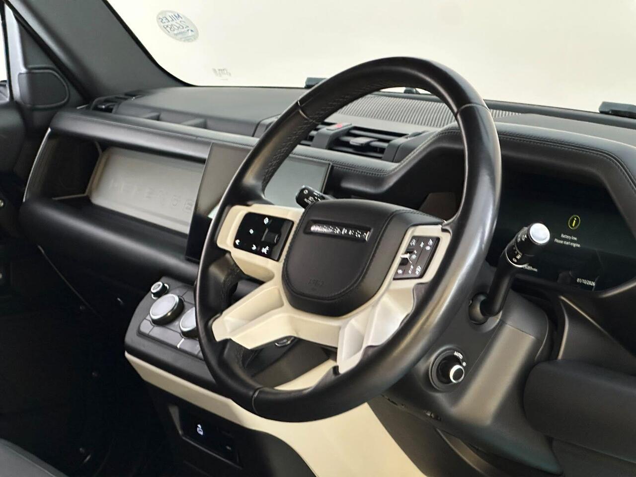 Land Rover Defender 90 GX74TZE