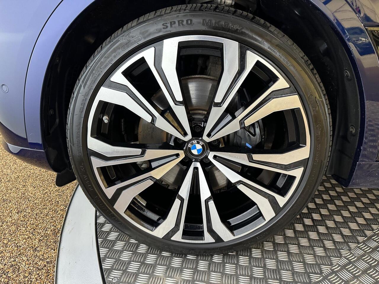 BMW X7 PJ24OUP