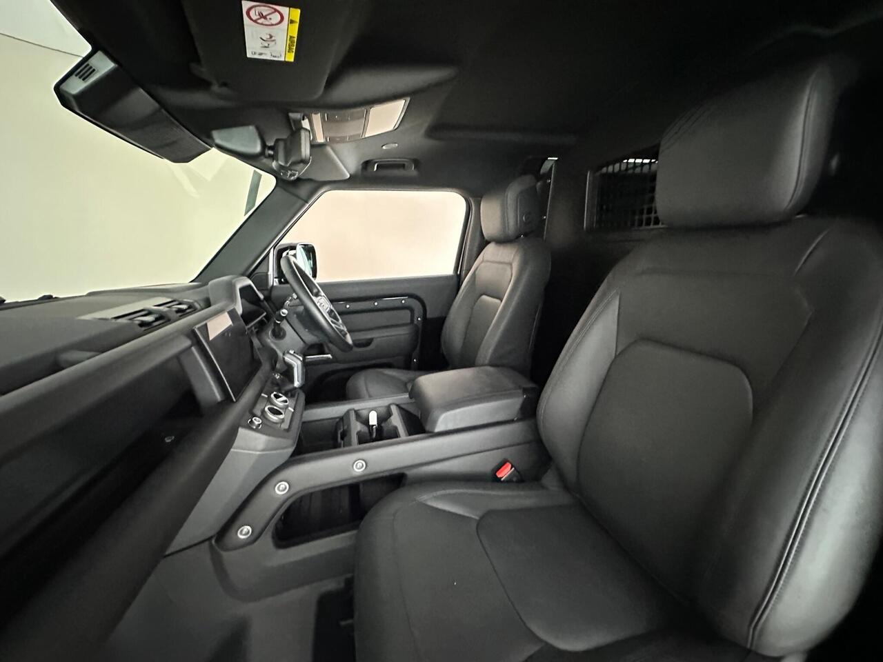 Land Rover Defender 90 WG25BLZ