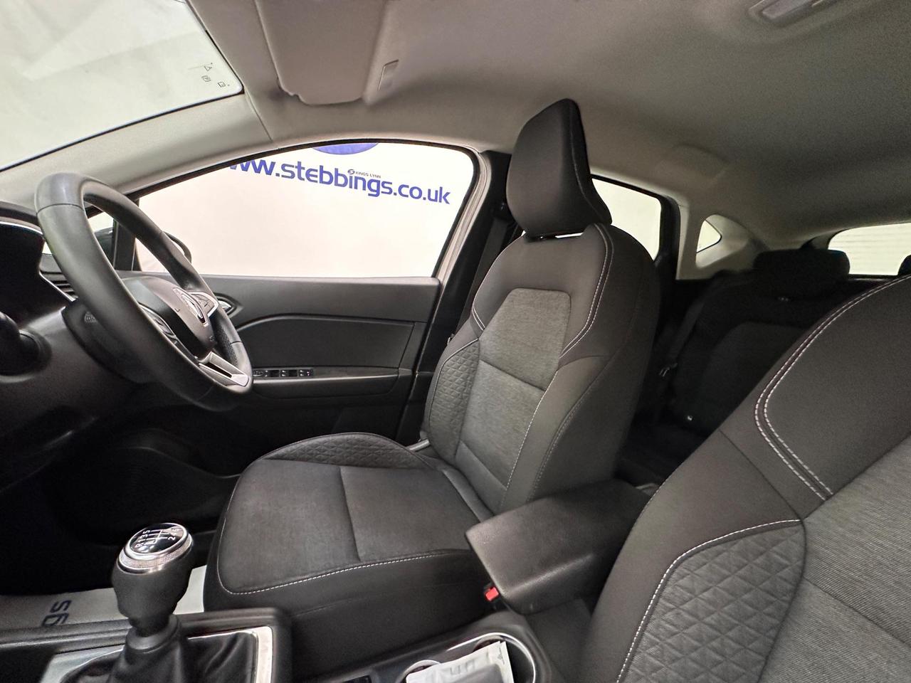 Renault Captur NL22YHZ