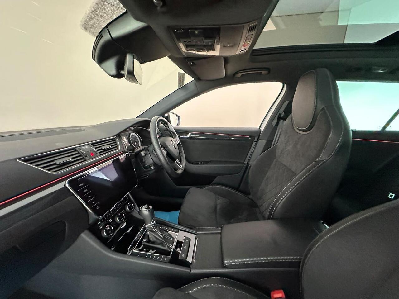 Skoda Superb OE67FTU