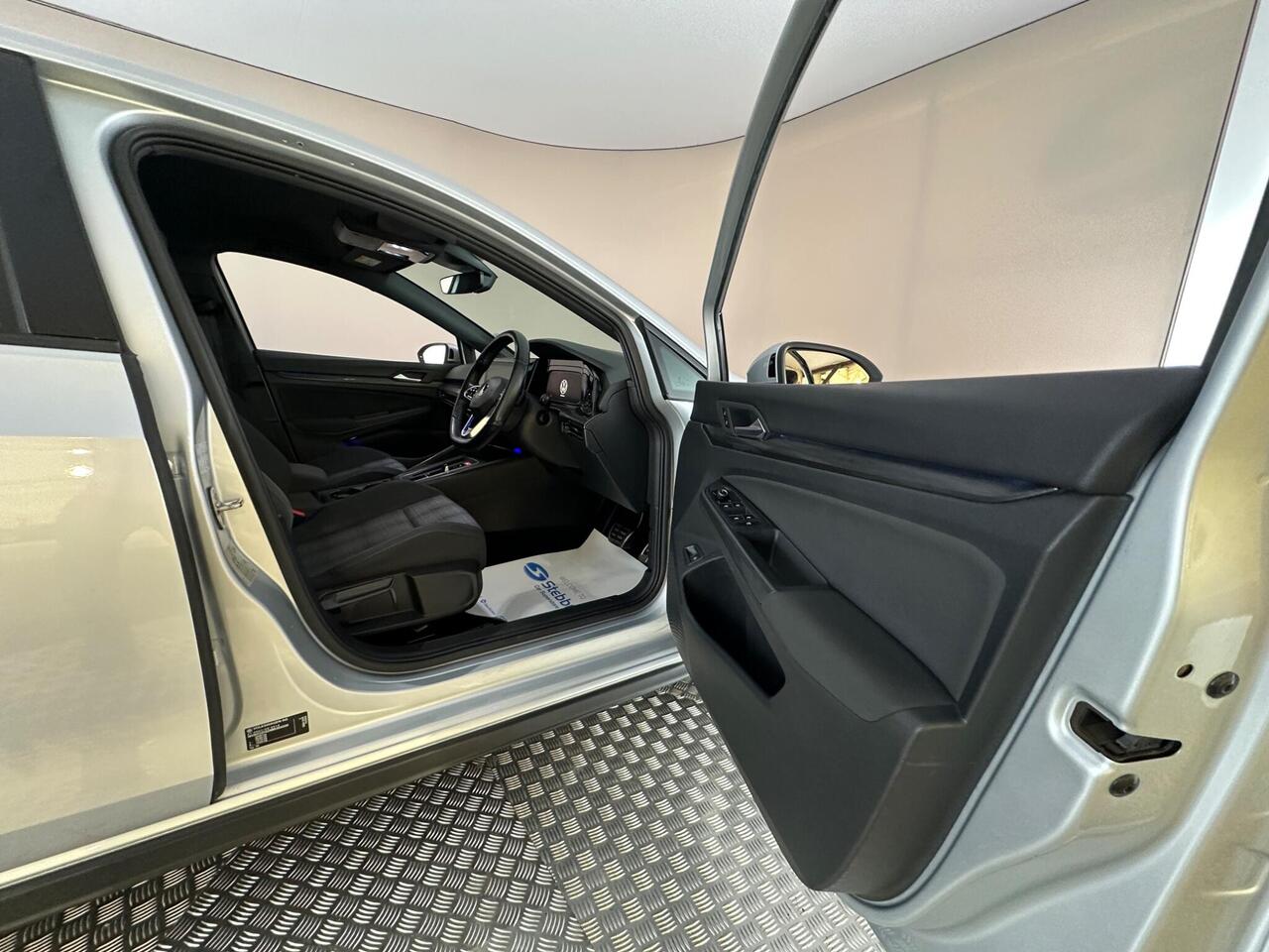 Volkswagen Golf AJ21MVG