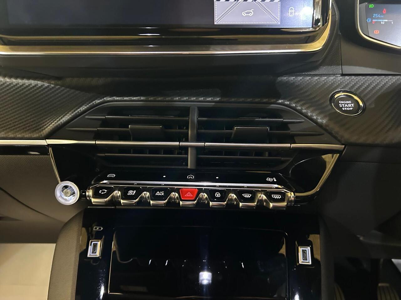 Peugeot 2008 OY73WJJ