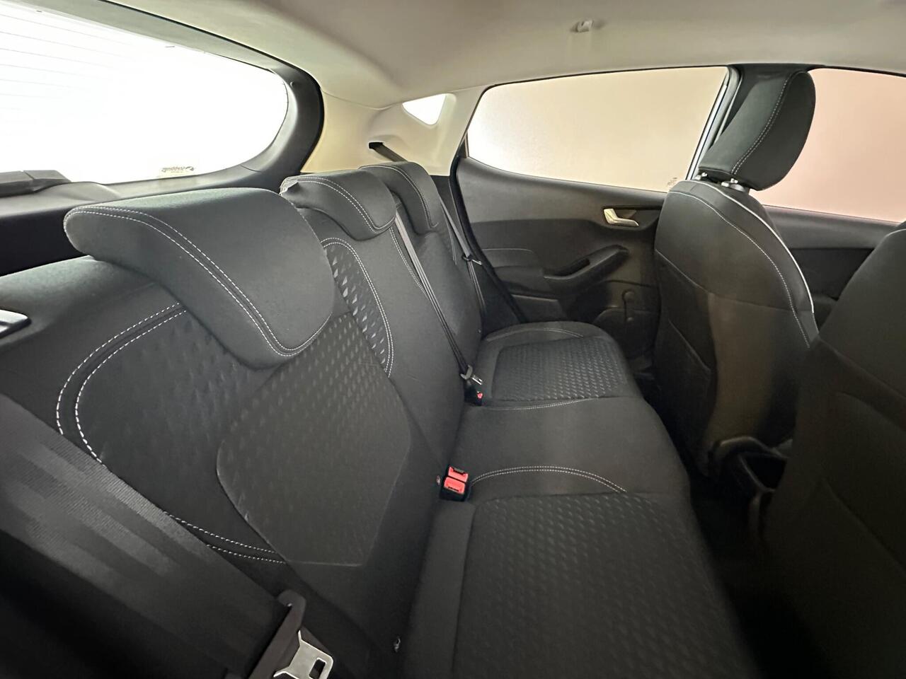 Ford Fiesta YD18PZH