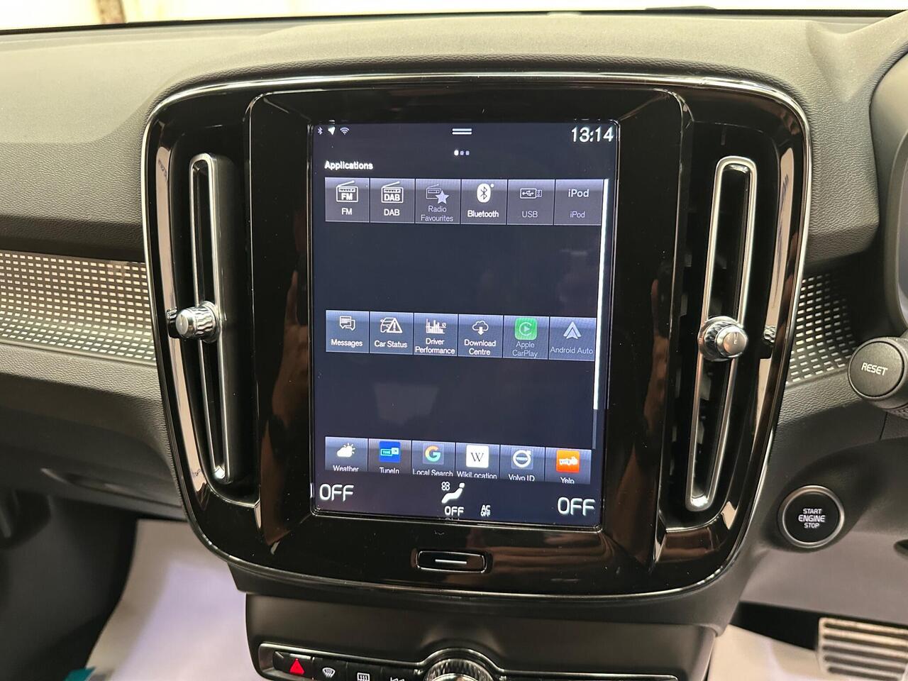 Volvo XC40 YT22VKE