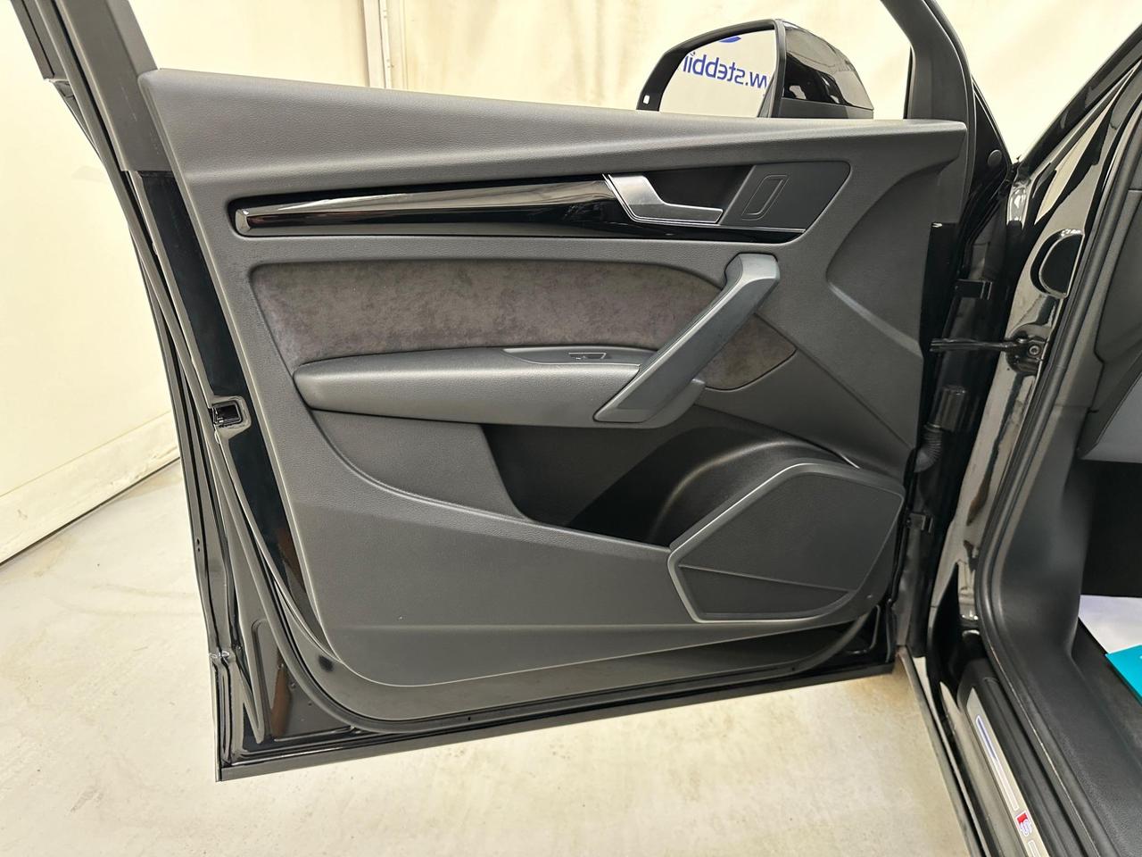 Audi Q5 WF69XDN